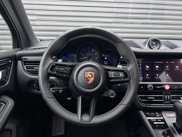 2026 Porsche Macan - Image 14 of 29