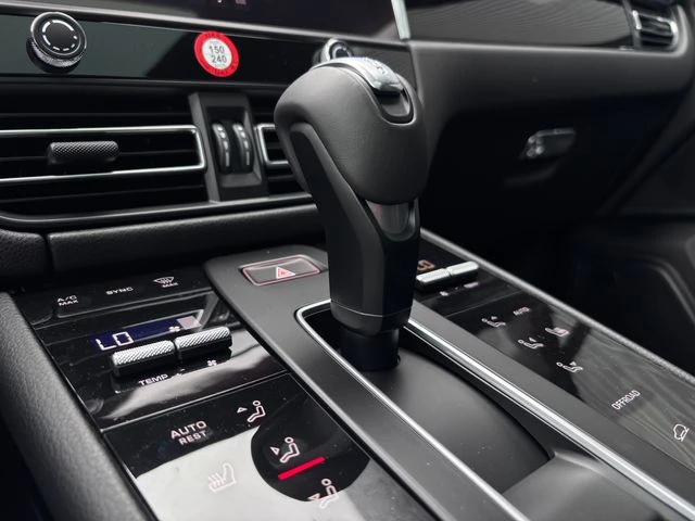2026 Porsche Macan - Image 22 of 29