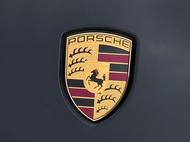 2026 Porsche Macan - Image 29 of 29