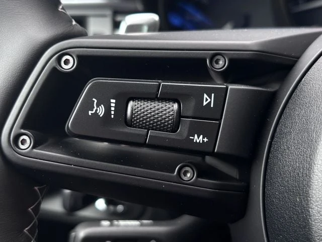 2026 Porsche Macan - Image 16 of 29