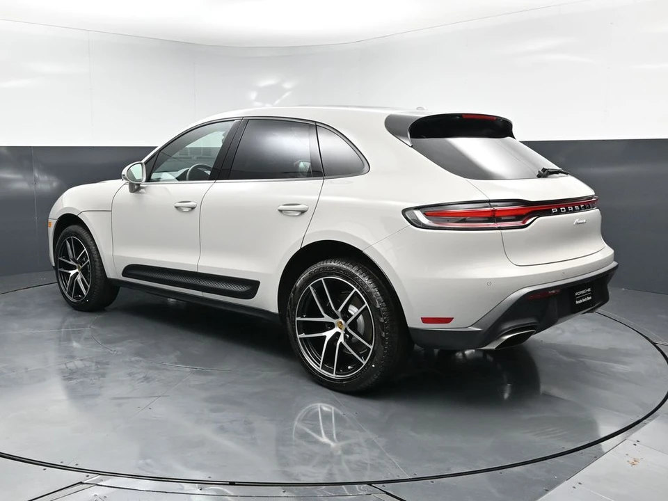2026 Porsche Macan - Image 3 of 31