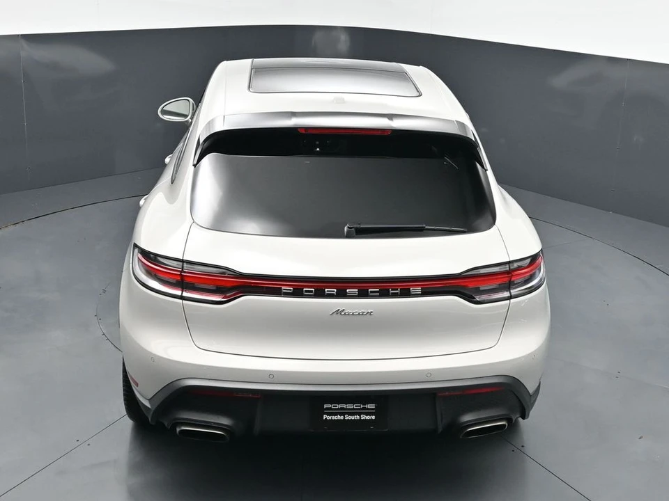 2026 Porsche Macan - Image 16 of 31