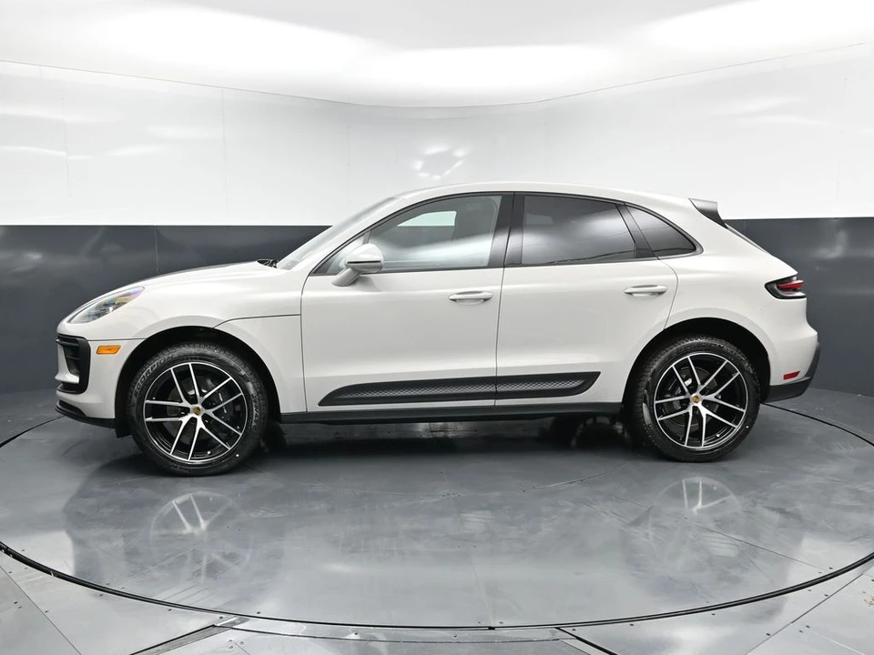 2026 Porsche Macan - Image 2 of 31