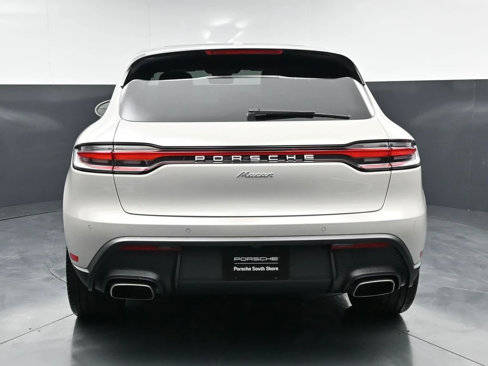 2026 Porsche Macan - Image 8 of 31