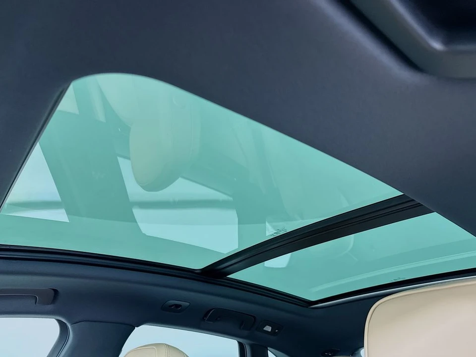 2026 Porsche Macan - Image 22 of 31