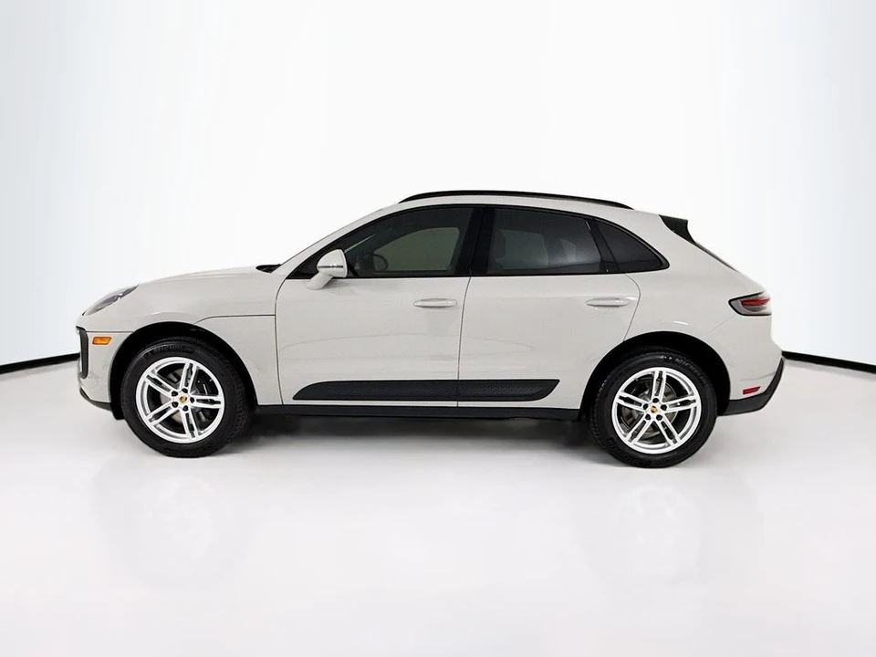 2026 Porsche Macan - Image 2 of 31