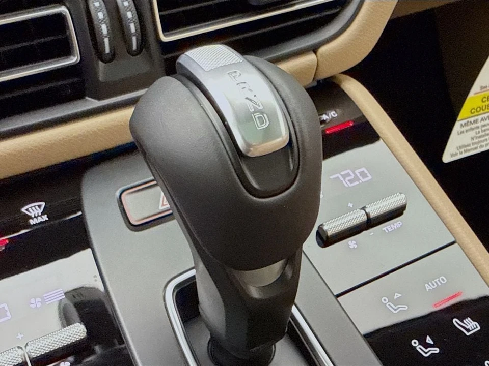 2026 Porsche Macan - Image 20 of 31