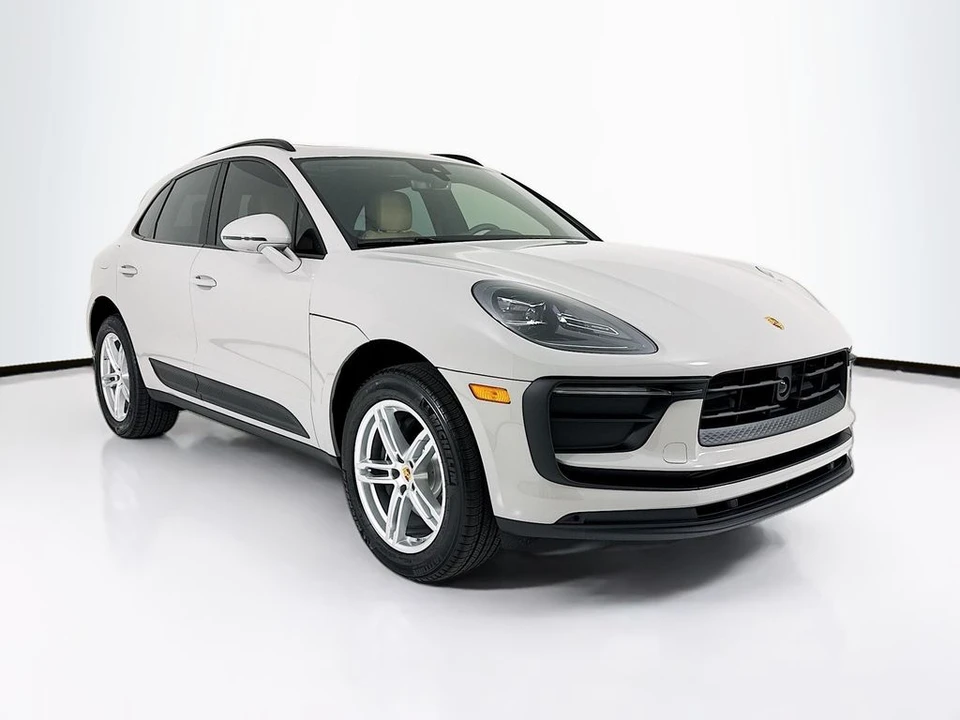 2026 Porsche Macan - Image 7 of 31