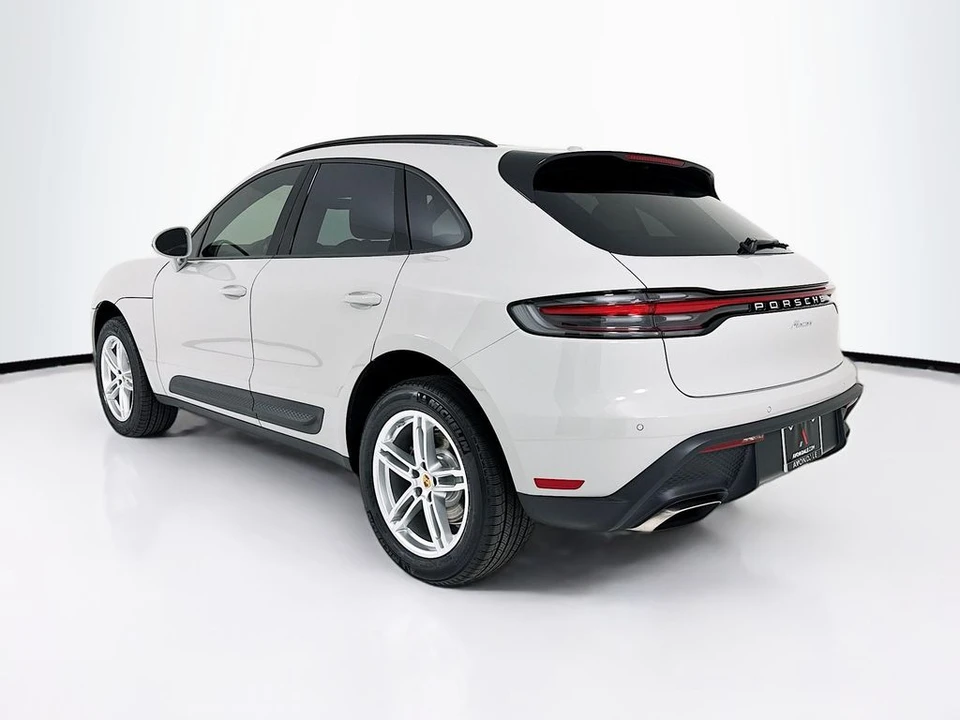 2026 Porsche Macan - Image 3 of 31