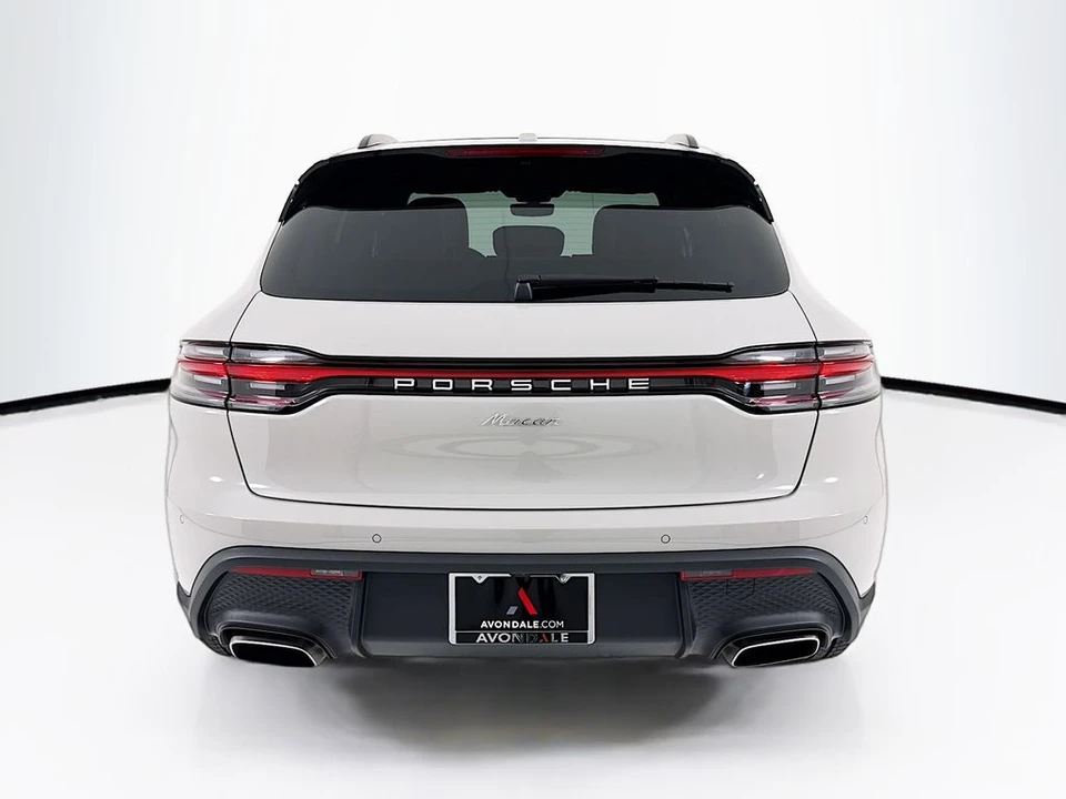 2026 Porsche Macan - Image 10 of 31