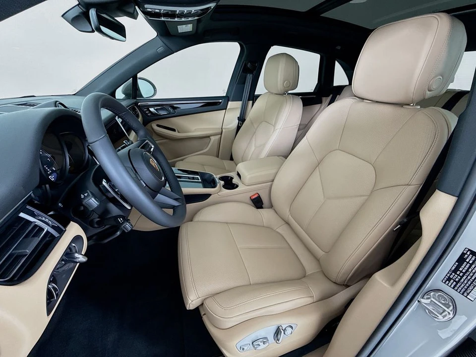 2026 Porsche Macan - Image 5 of 31