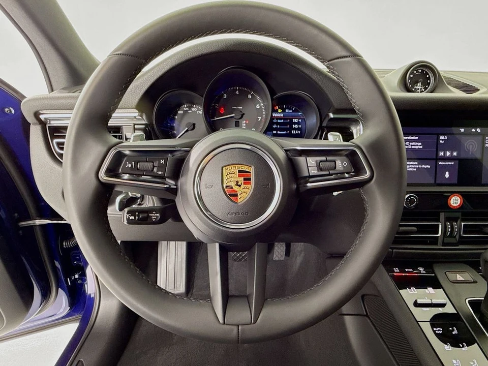 2026 Porsche Macan - Image 15 of 31