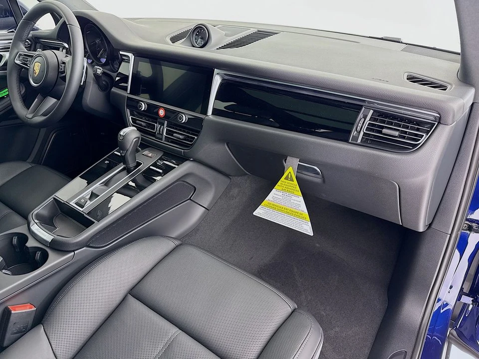 2026 Porsche Macan - Image 31 of 31