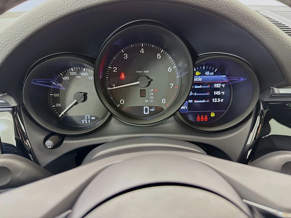 2026 Porsche Macan - Image 16 of 31