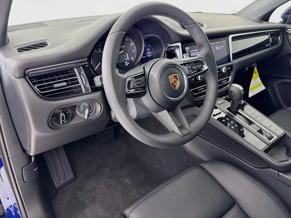 2026 Porsche Macan - Image 4 of 31