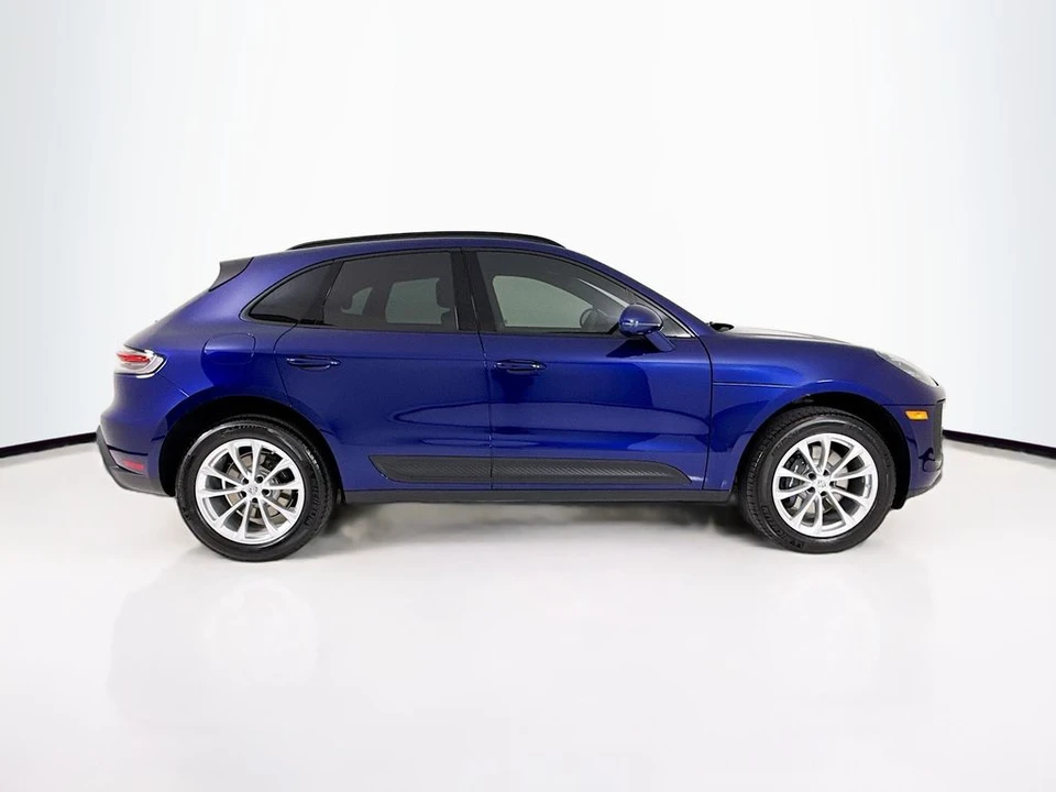 2026 Porsche Macan - Image 8 of 31