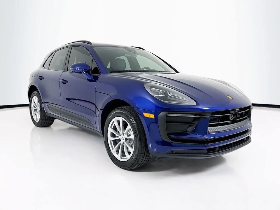 2026 Porsche Macan - Image 7 of 31
