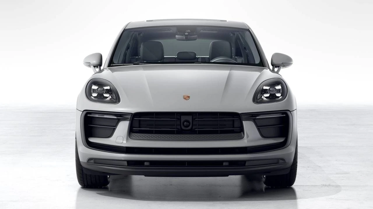 2026 Porsche Macan - Image 8 of 10