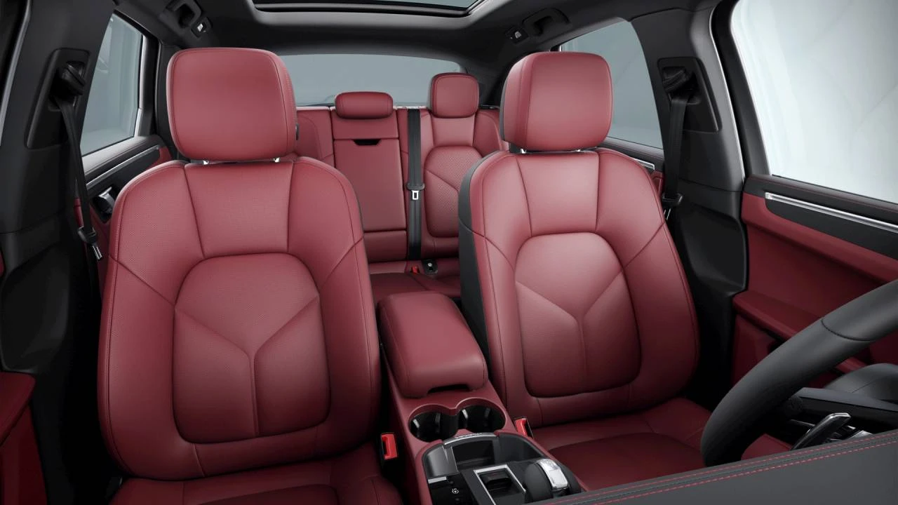 2026 Porsche Macan - Image 10 of 10