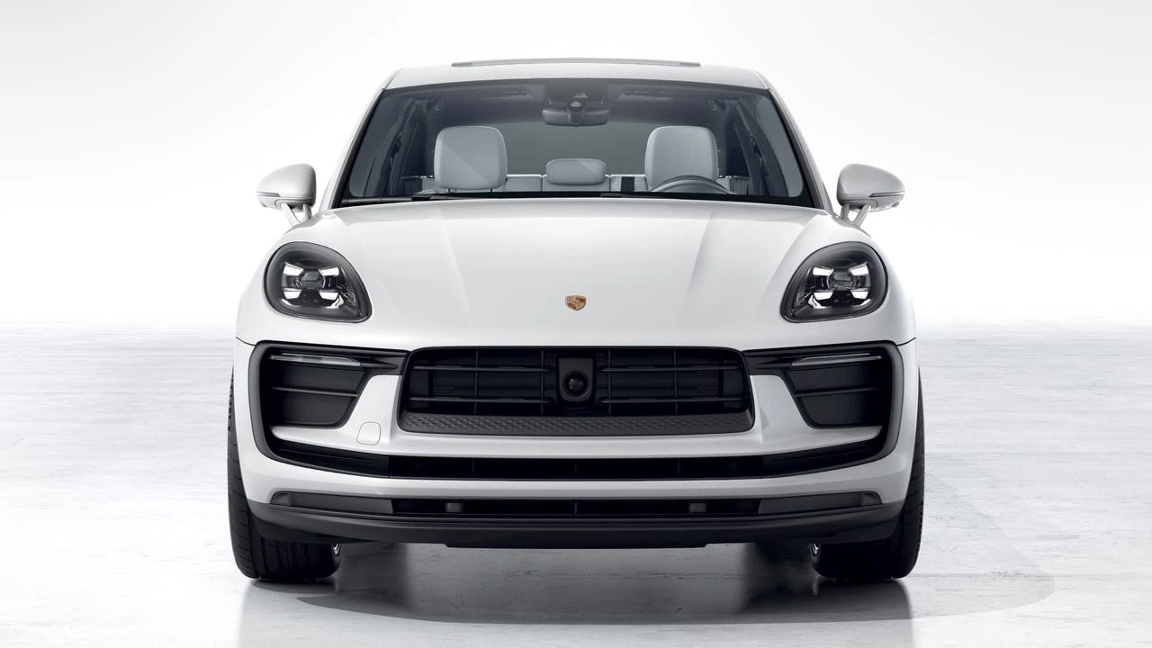 2026 Porsche Macan - Image 8 of 10