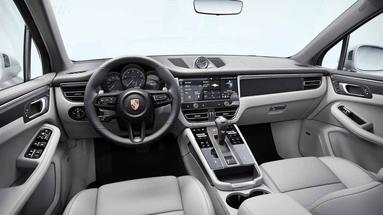 2026 Porsche Macan - Image 9 of 10