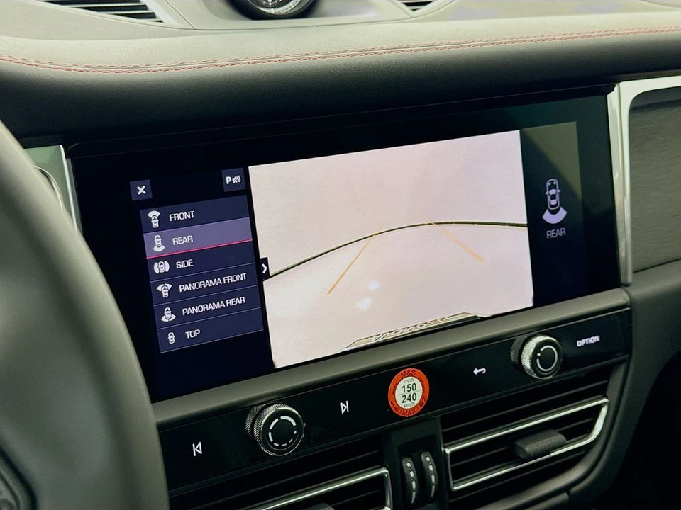 2026 Porsche Macan - Image 22 of 31