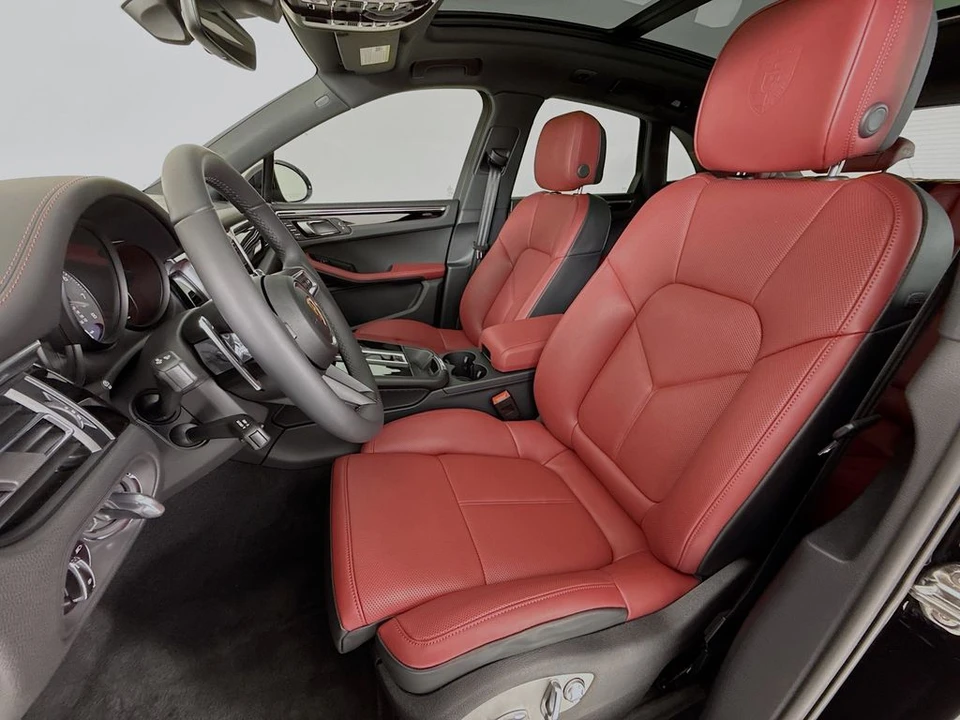2026 Porsche Macan - Image 5 of 31