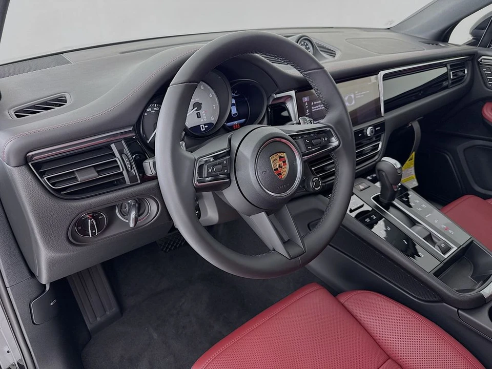 2026 Porsche Macan - Image 4 of 31