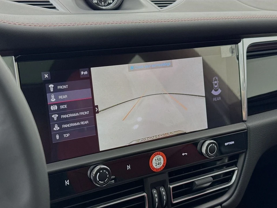 2026 Porsche Macan - Image 22 of 31