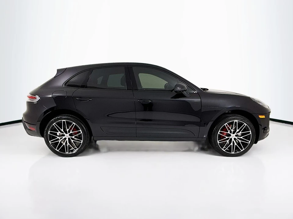 2026 Porsche Macan - Image 8 of 31