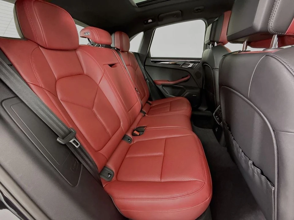 2026 Porsche Macan - Image 31 of 31
