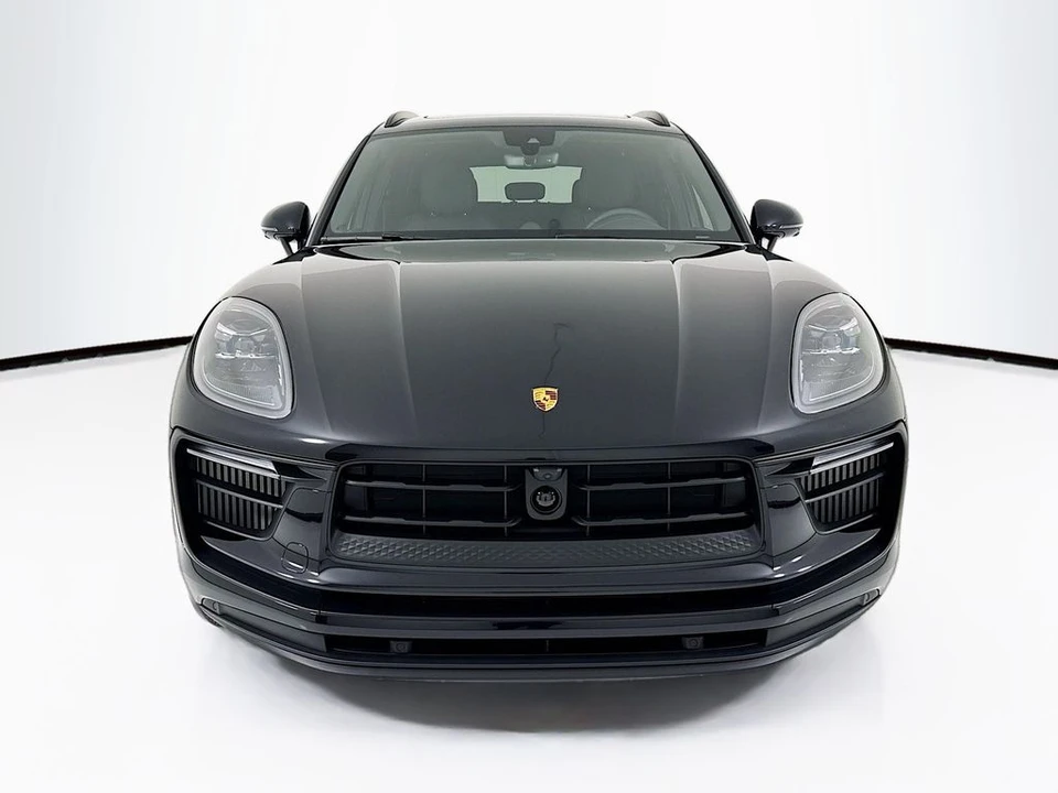 2026 Porsche Macan - Image 6 of 31