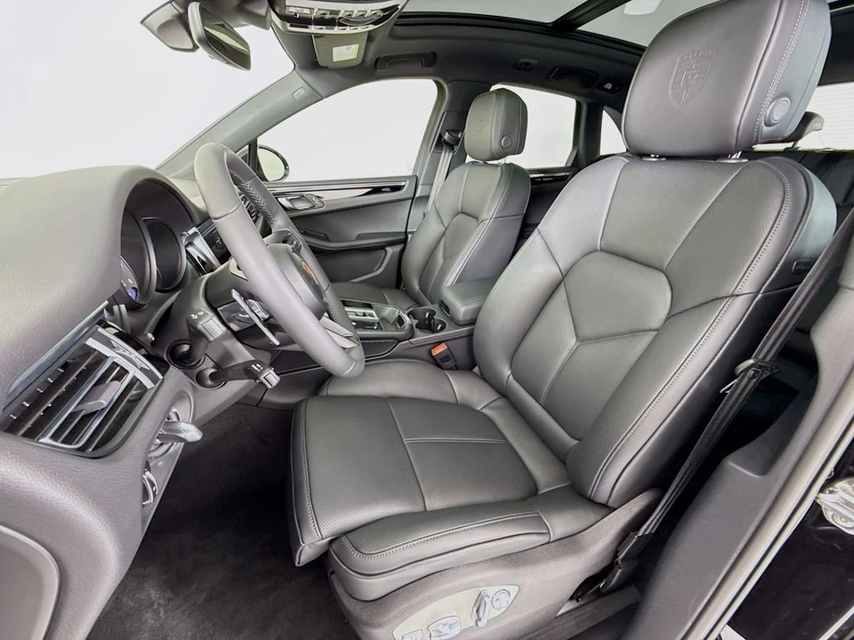 2026 Porsche Macan - Image 5 of 31