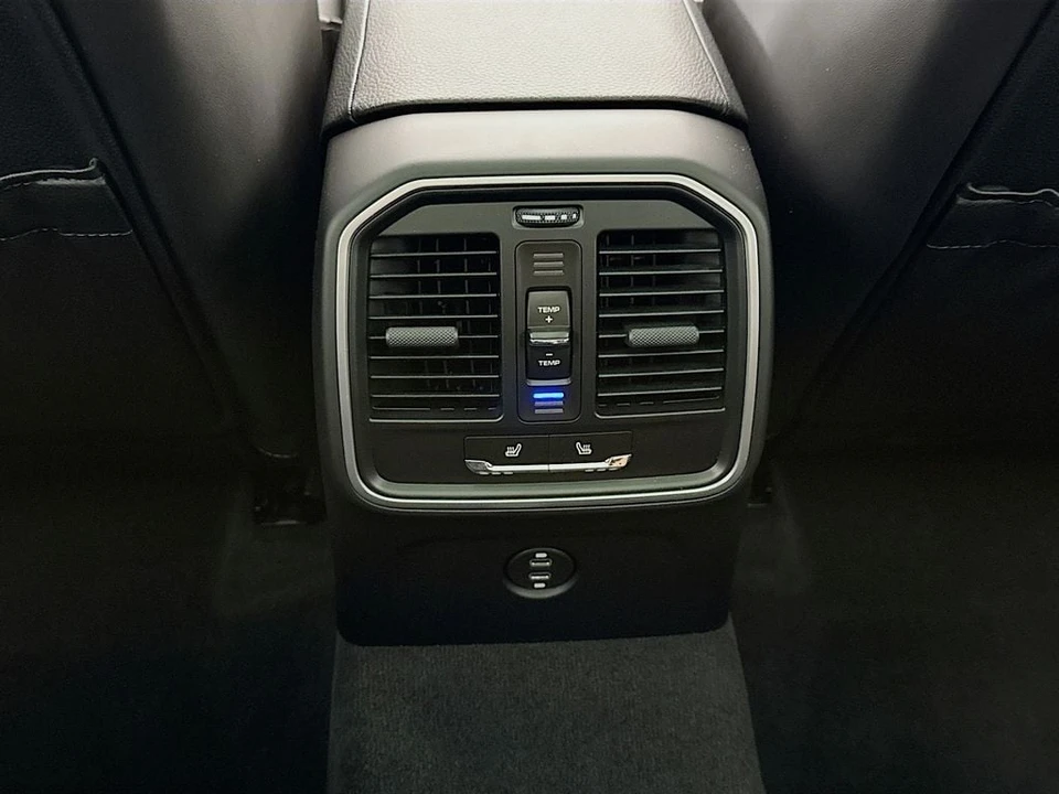 2026 Porsche Macan - Image 30 of 31