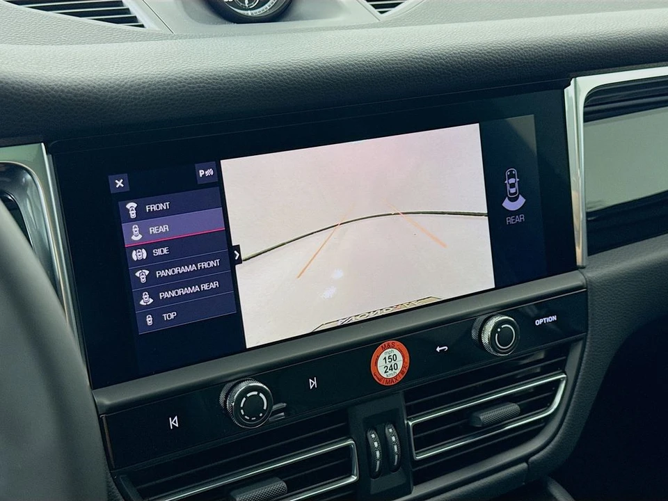 2026 Porsche Macan - Image 22 of 31