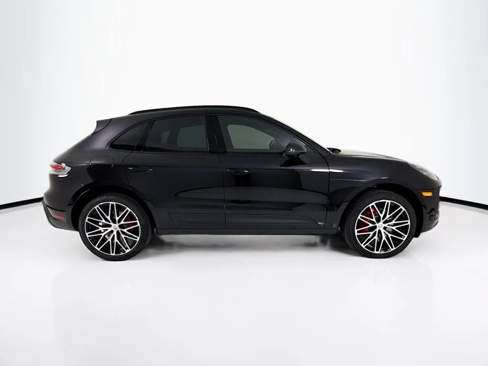 2026 Porsche Macan - Image 8 of 31