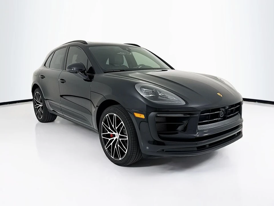 2026 Porsche Macan - Image 7 of 31