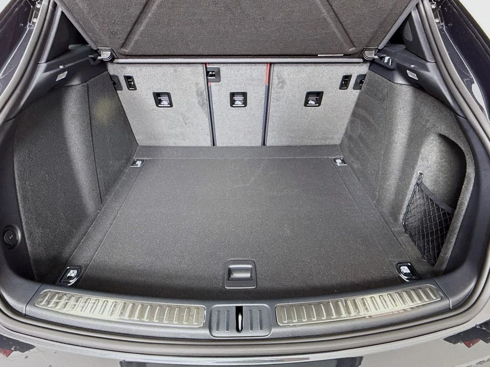 2026 Porsche Macan - Image 31 of 31