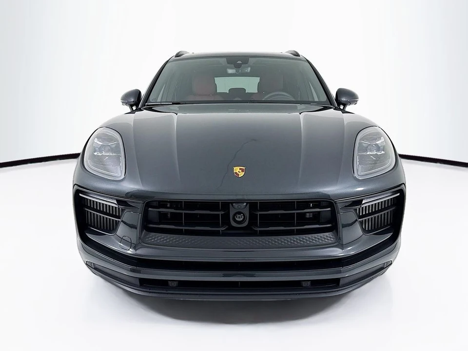 2026 Porsche Macan - Image 6 of 31