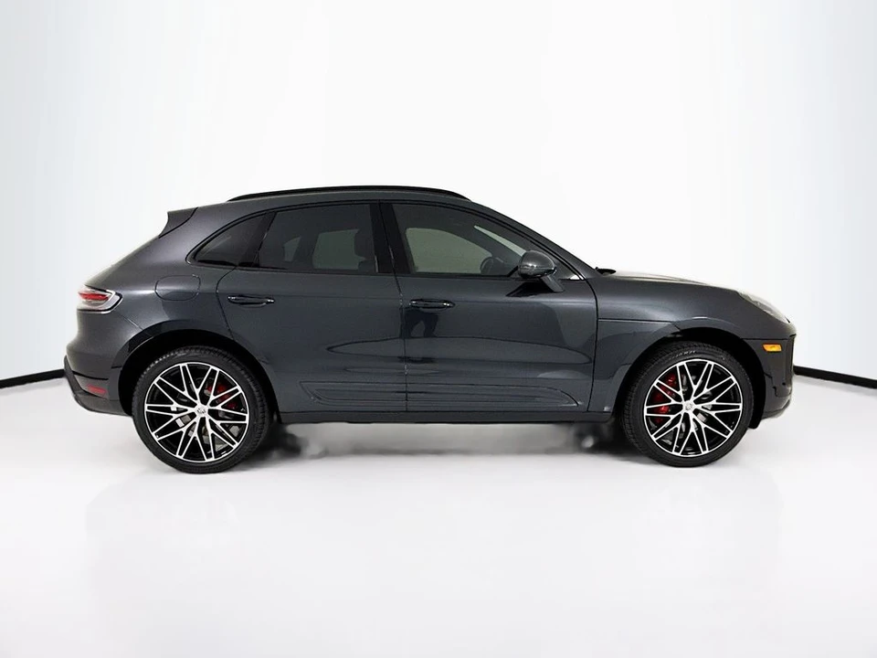 2026 Porsche Macan - Image 8 of 31