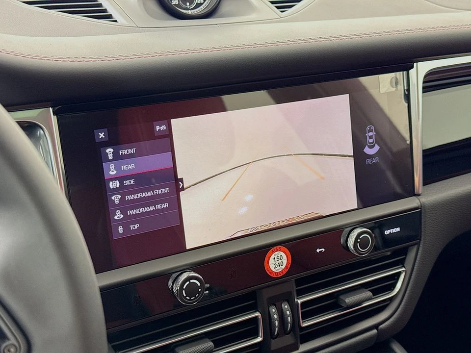 2026 Porsche Macan - Image 22 of 31