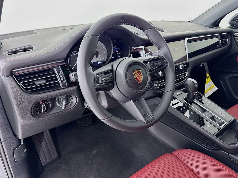 2026 Porsche Macan - Image 4 of 31