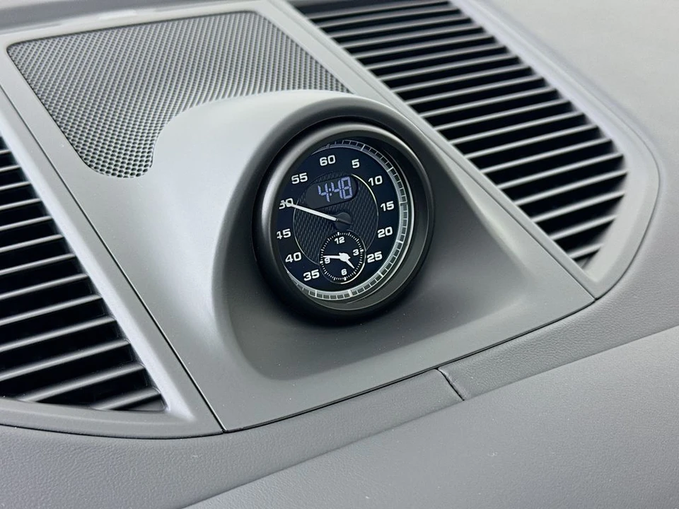 2026 Porsche Macan - Image 19 of 31