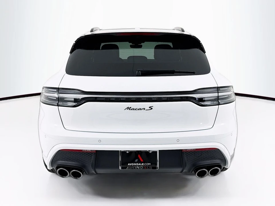 2026 Porsche Macan - Image 10 of 31