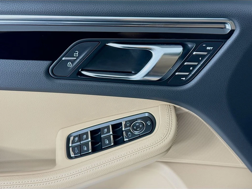 2026 Porsche Macan - Image 11 of 31