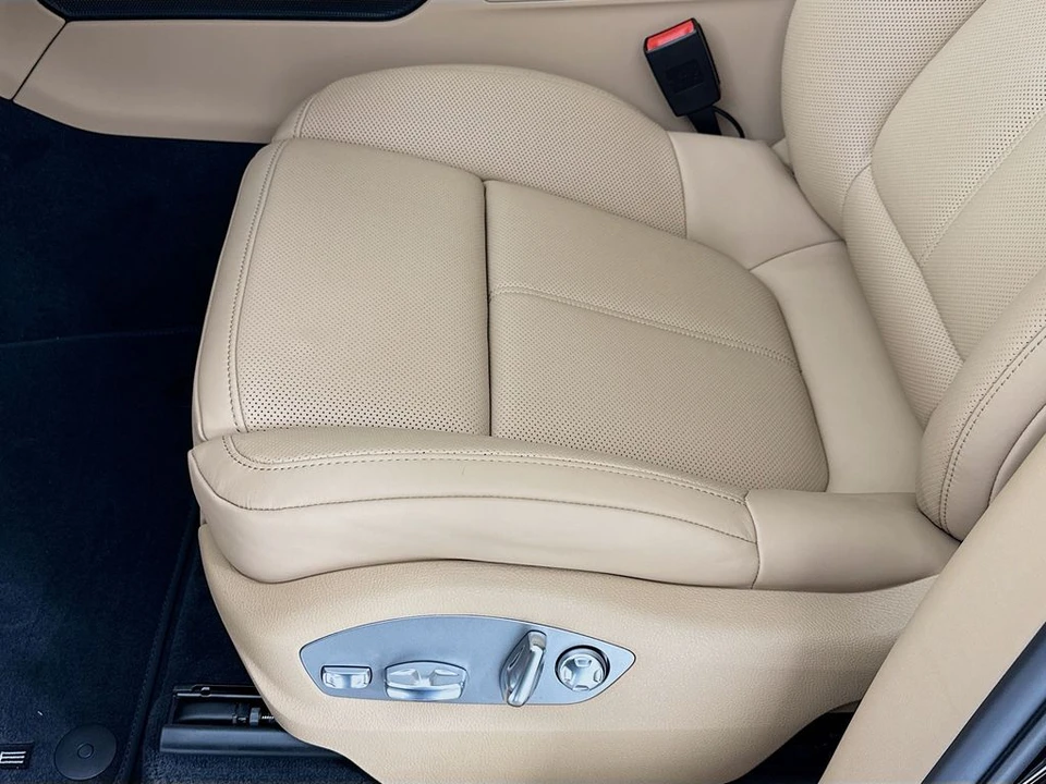 2026 Porsche Macan - Image 13 of 31