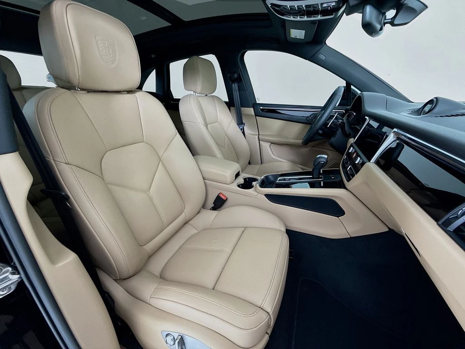 2026 Porsche Macan - Image 30 of 31