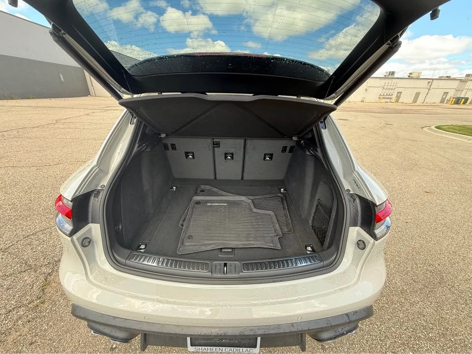 2026 Porsche Macan Electric - Image 5 of 15