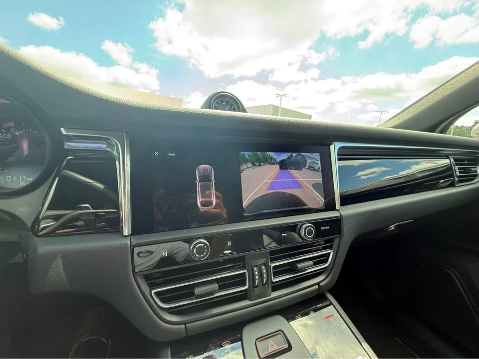 2026 Porsche Macan Electric - Image 13 of 15