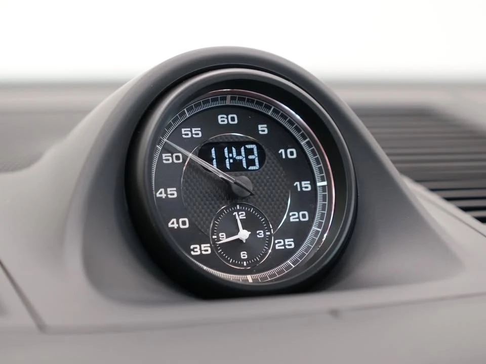 2026 Porsche Macan T - Image 11 of 20